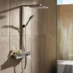 Hansgrohe 27364000 Raindance E Showerpipe 300 1jet EcoSmart 9 l/min with ShowerTablet 600 Chrome shower pipe, 600mm - Image 3